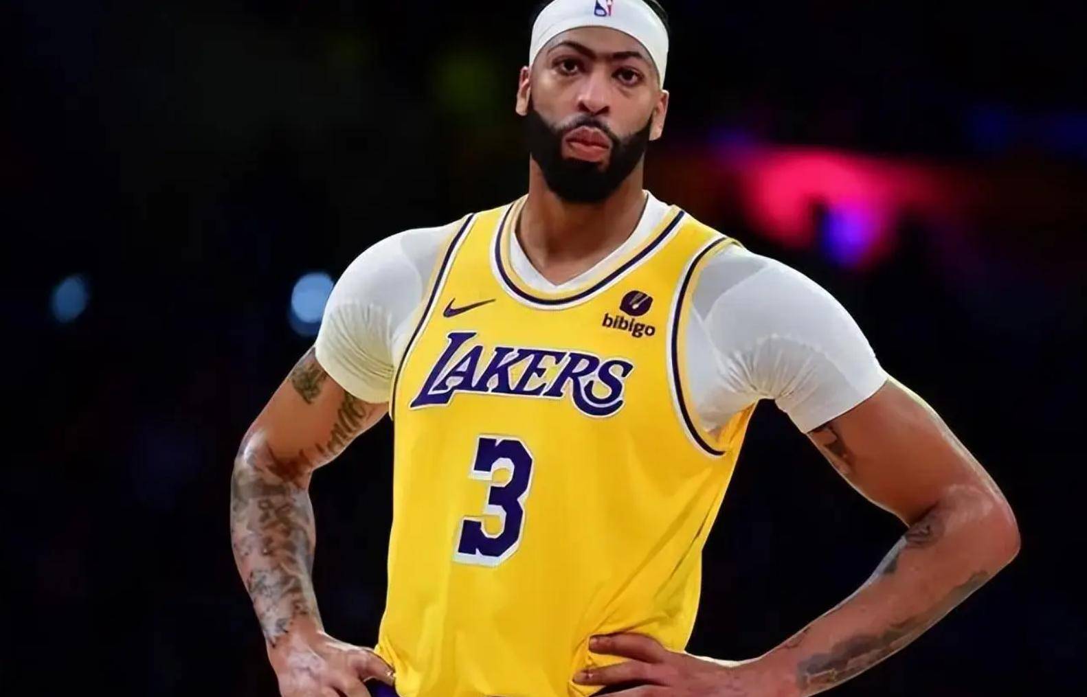 开云官网首页-浓眉在比赛中受伤退赛,凯尔特人主帅表示担忧的简单介绍